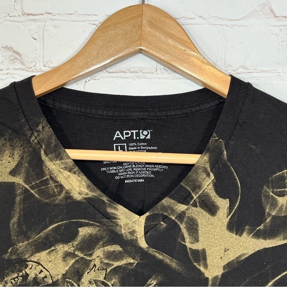 APT. 9 T Shirt Mens Large Black Graphic Print V Neck - Picture 3 of 7